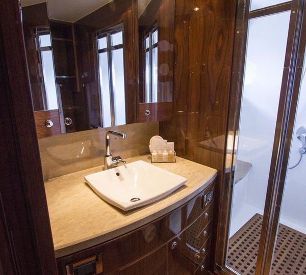 The 31m Yacht CARBON COPY