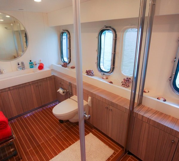 The 31m Yacht L'AQUILA