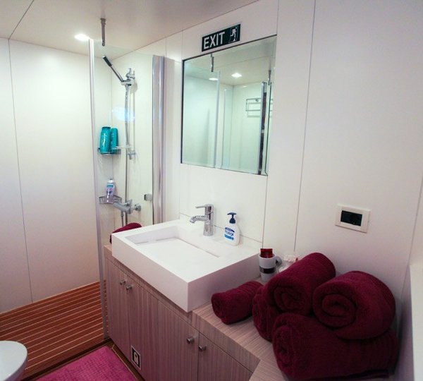 The 31m Yacht L'AQUILA