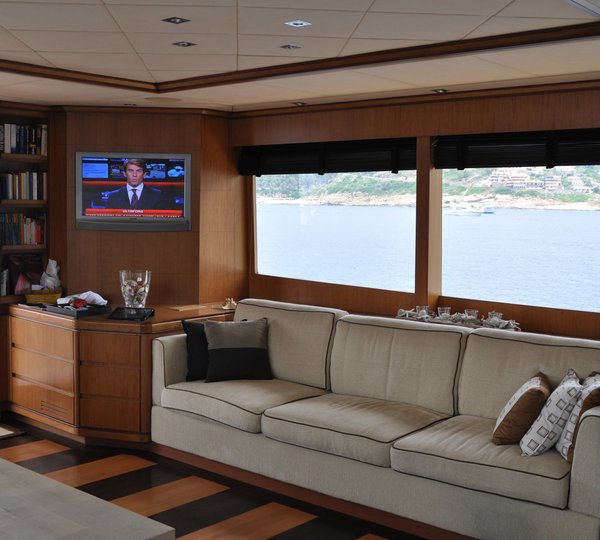 The 32m Yacht CAPPUCCINO