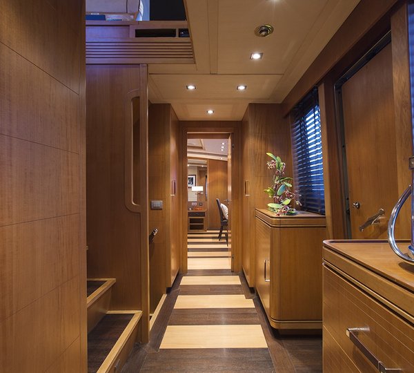 The 32m Yacht CAPPUCCINO