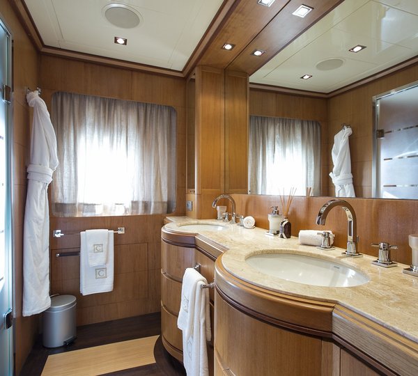 The 32m Yacht CAPPUCCINO