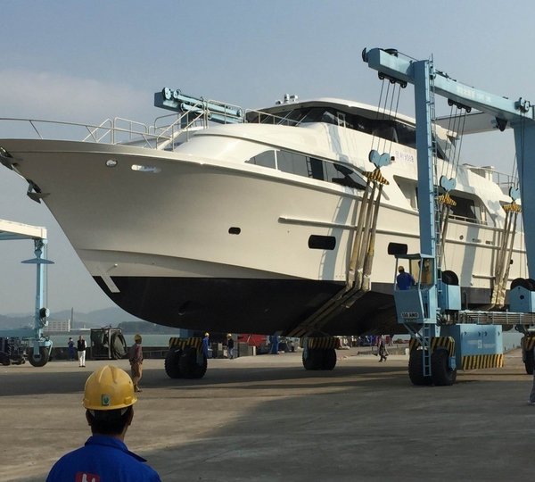 The 32m Yacht GLOBAL 104