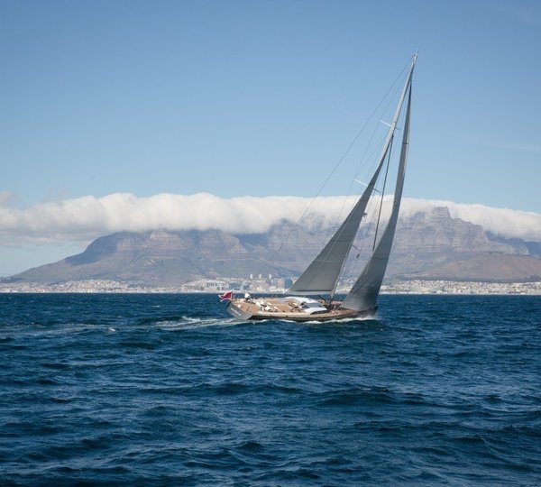 The 32m Yacht SEAWAVE