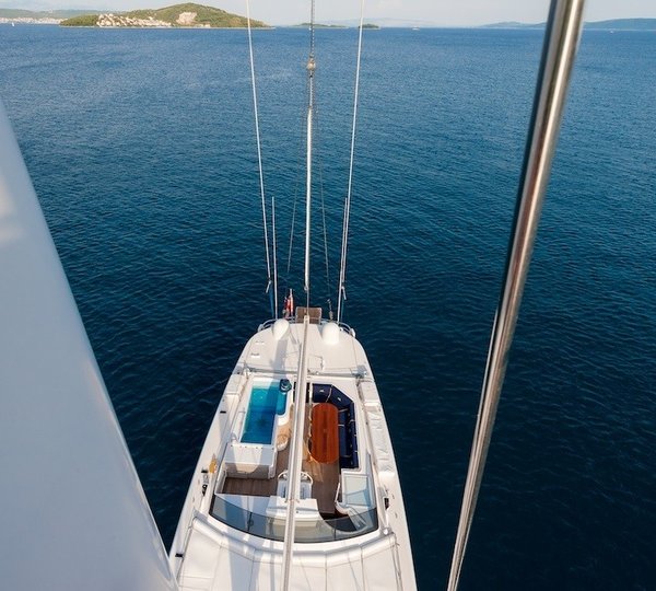 The 33m Yacht LADY SUNSHINE