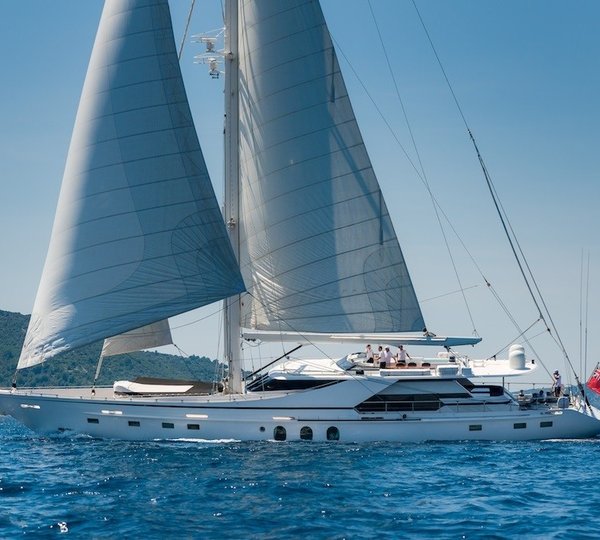 The 33m Yacht LADY SUNSHINE