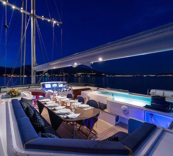 The 33m Yacht LADY SUNSHINE