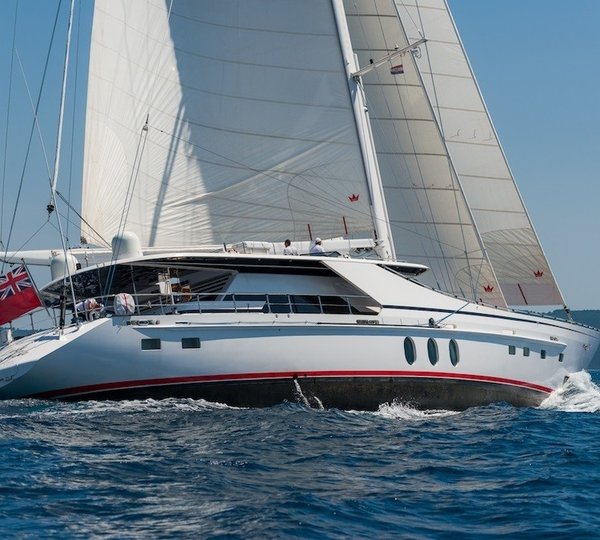 The 33m Yacht LADY SUNSHINE