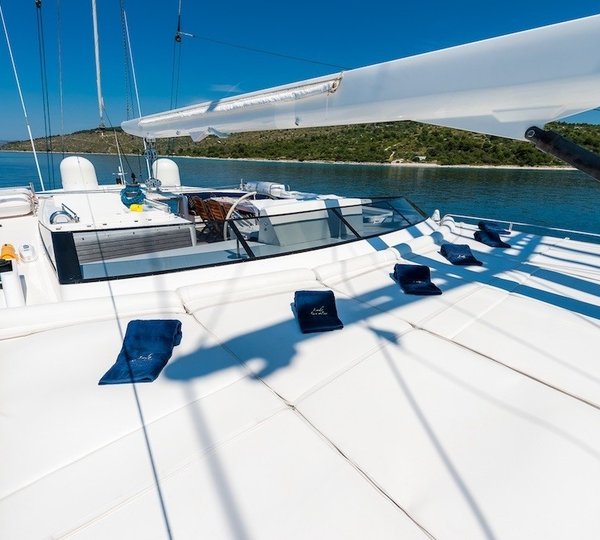 The 33m Yacht LADY SUNSHINE