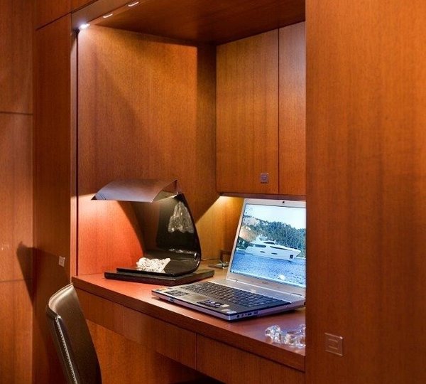 The 33m Yacht SUNKISS