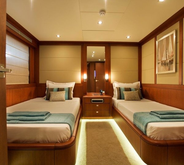 The 33m Yacht SUNKISS