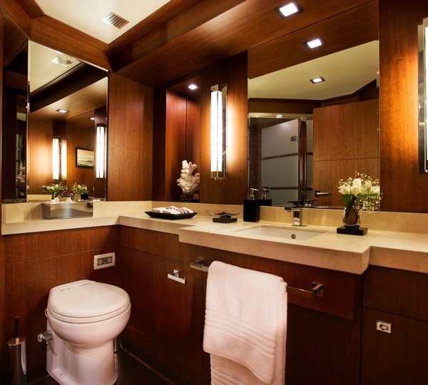 The 33m Yacht SUNKISS