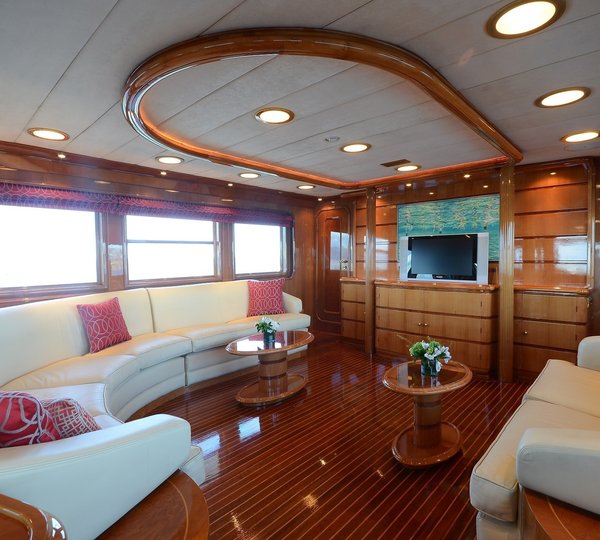 The 34m Yacht CAMELLIA