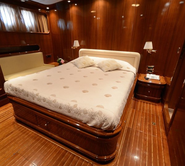 The 34m Yacht CAMELLIA