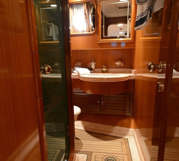 The 34m Yacht CAMELLIA