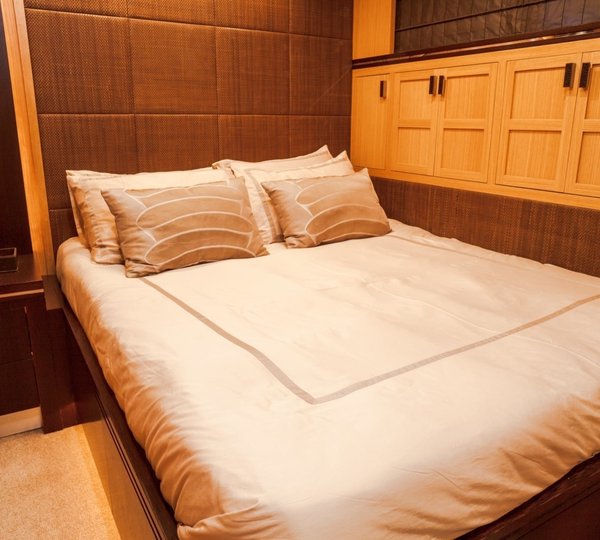 The 34m Yacht LEOPARD