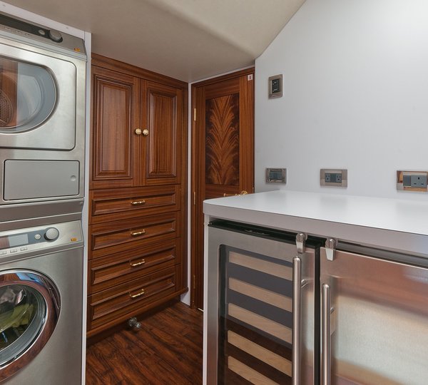 The 34m Yacht WILD KINGDOM