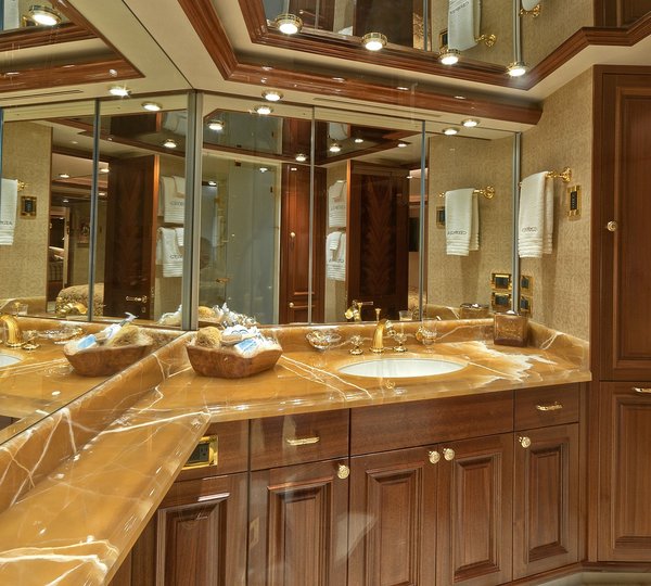 The 34m Yacht WILD KINGDOM