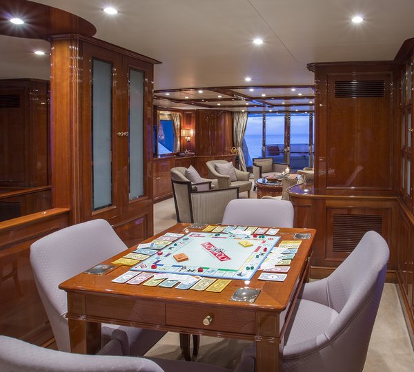 The 35m Yacht CAMARINA ROYALE