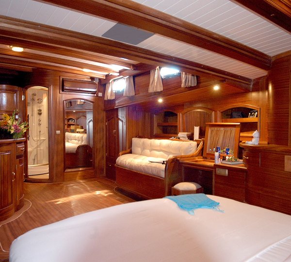 The 35m Yacht QUEEN OF KARIA