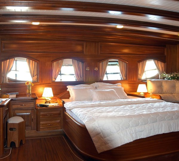 The 35m Yacht QUEEN OF KARIA