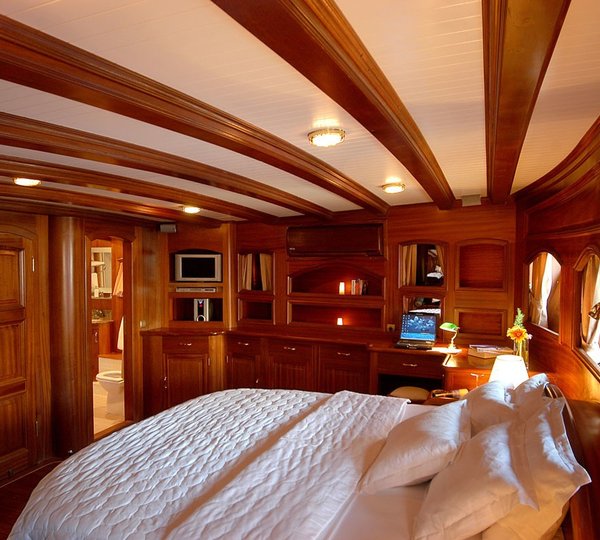 The 35m Yacht QUEEN OF KARIA