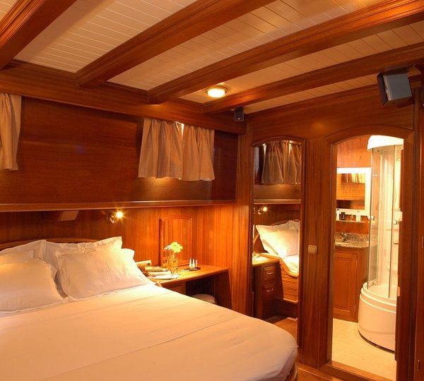 The 35m Yacht QUEEN OF KARIA