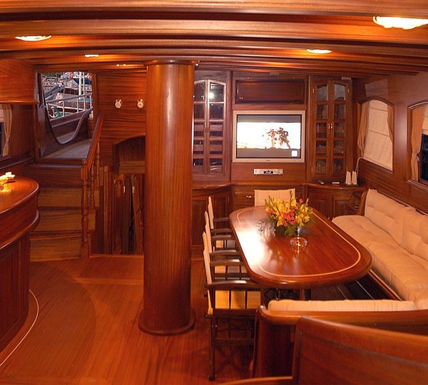 The 35m Yacht QUEEN OF KARIA