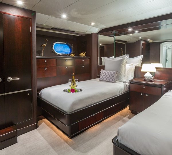 The 35m Yacht UNBRIDLED