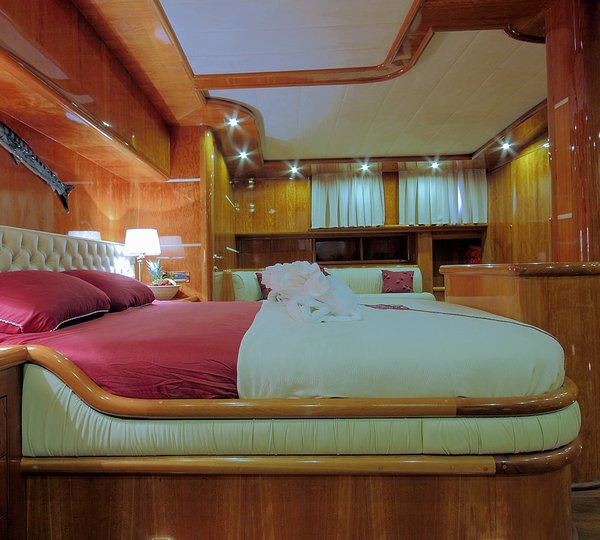 The 36m Yacht SILVER MOON