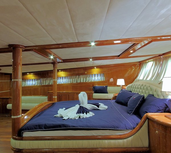 The 36m Yacht SILVER MOON