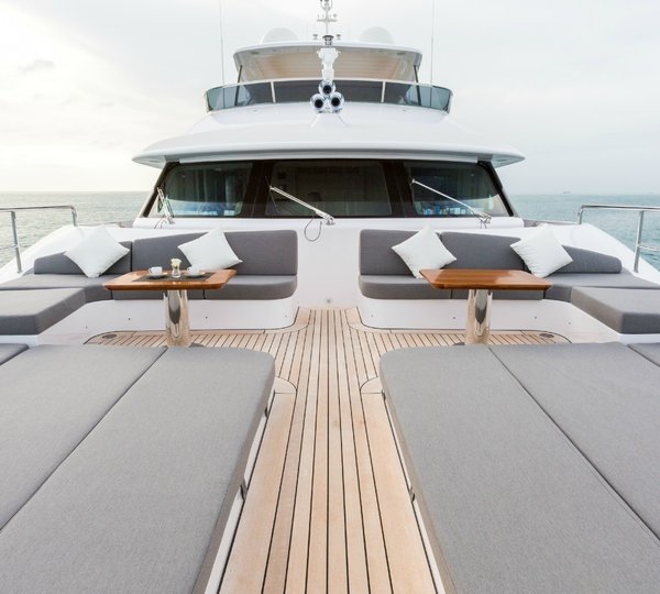 The 37m Yacht EDESIA - Foredeck seating and sunpads