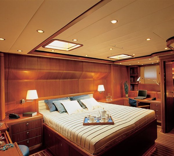 The 37m Yacht NALADE