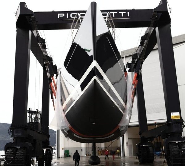 The 38m Yacht DAHLAK