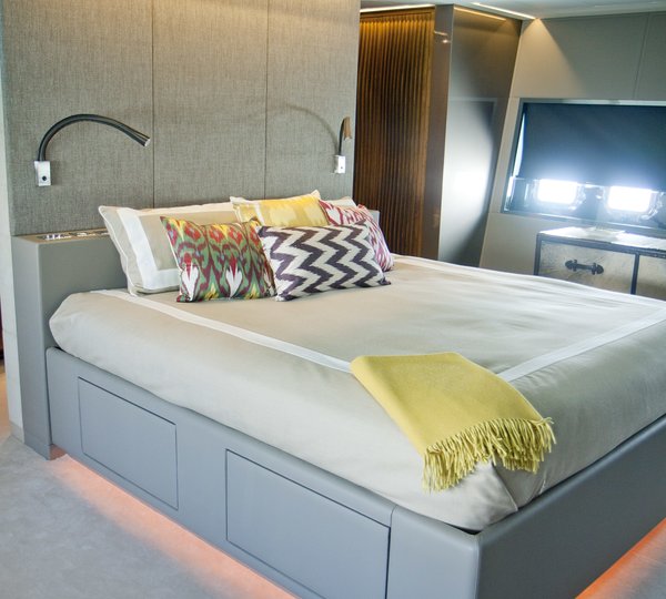 The 39m Yacht BEACHOUSE