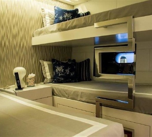 The 39m Yacht BEACHOUSE