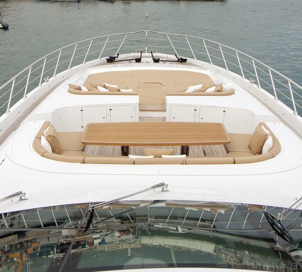 The 39m Yacht BEACHOUSE