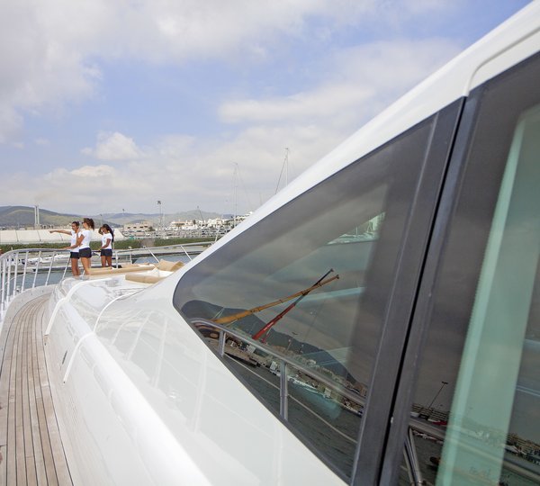 The 39m Yacht BEACHOUSE