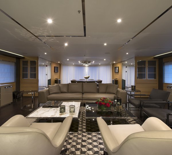 The 39m Yacht DARLINGS