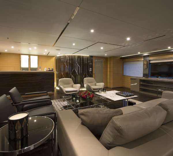 The 39m Yacht DARLINGS