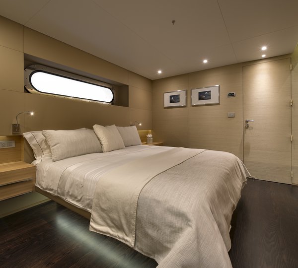 The 39m Yacht DARLINGS