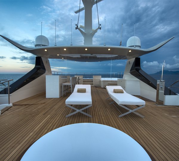 The 39m Yacht DARLINGS