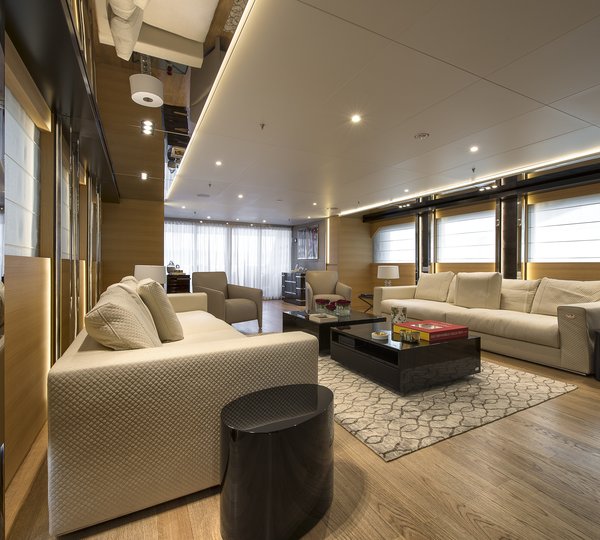 The 39m Yacht DARLINGS