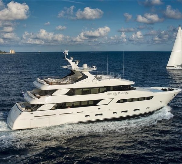 The 39m Yacht DARLINGS
