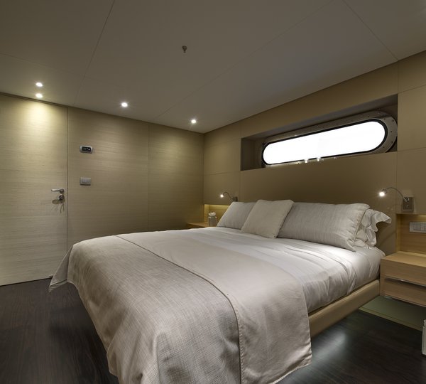 The 39m Yacht DARLINGS