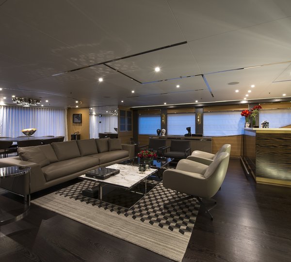 The 39m Yacht DARLINGS