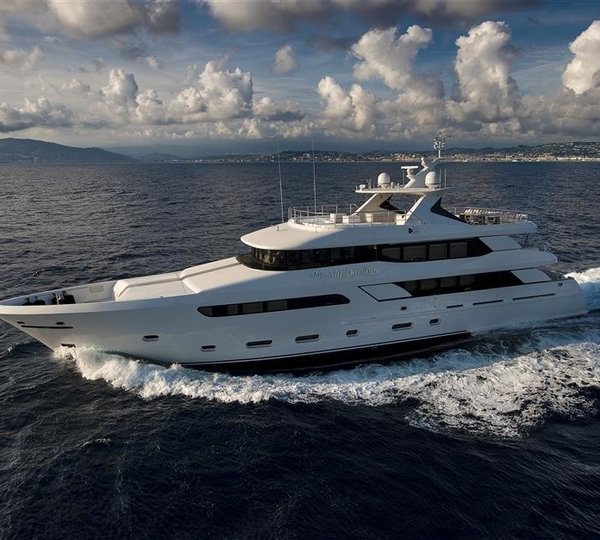 The 39m Yacht DARLINGS