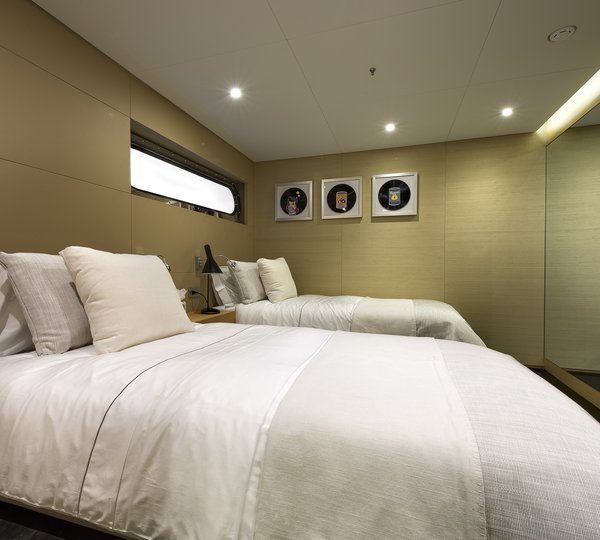 The 39m Yacht DARLINGS