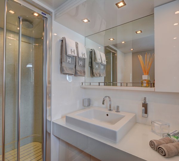 The 39m Yacht HUNTER