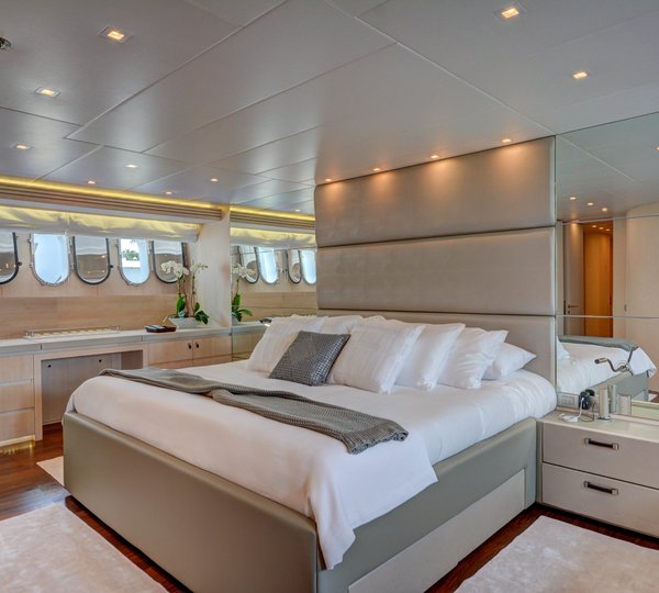 The 39m Yacht HUNTER